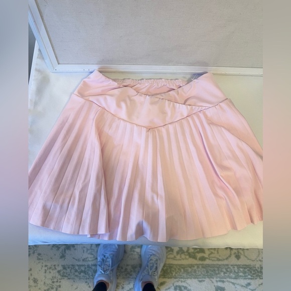 Criss Cross Waist Band, pleated pink tennis skirt with built in shorts! - Picture 2 of 3